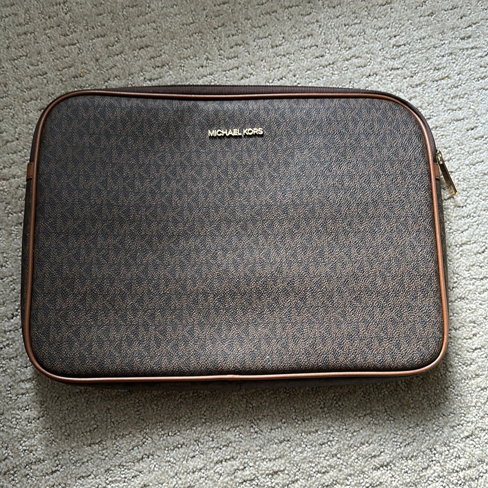 *NEW* Michael Kors Laptop Case
